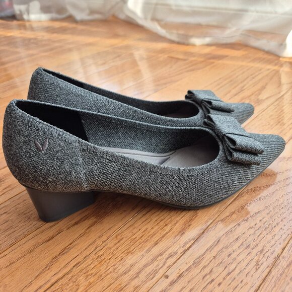 Vivaia Titli Pointed-Toe Bow Heels Gray EU39 US8 - Picture 1 of 13